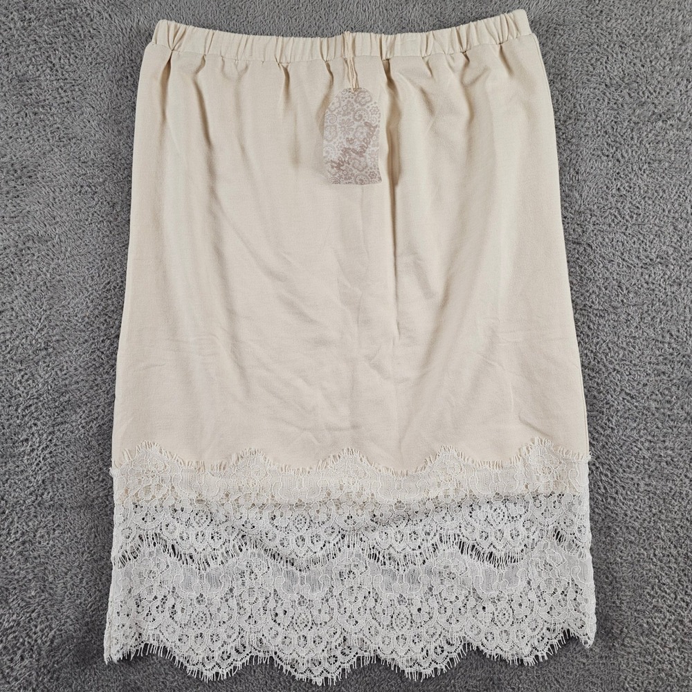 Hem & Thread Cream Knit Lace Hem Skirt Elastic Waist Size Medium NEW